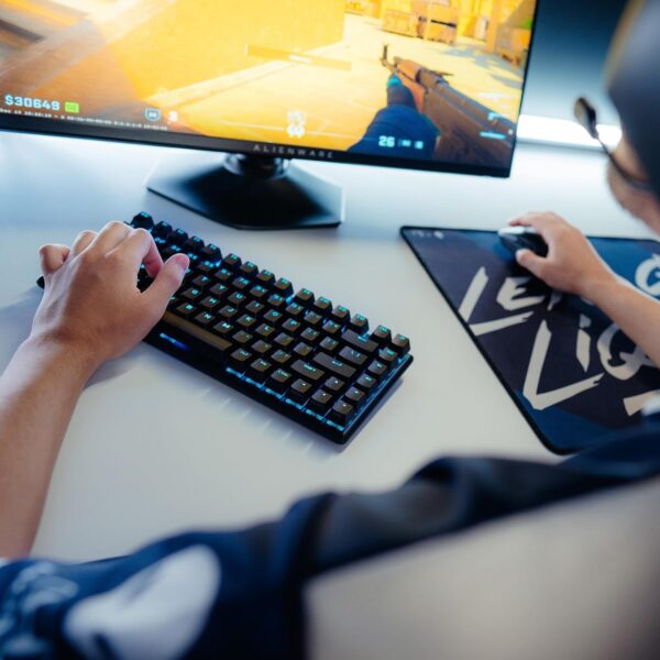 Dell Alienware Tenkeyless Gaming Keyboard - AW420K - Image 20
