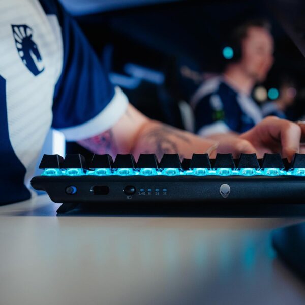 Dell Alienware Tenkeyless Gaming Keyboard - AW420K - Image 21
